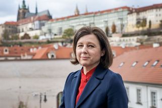 Připravujeme se na osm milionů ukrajinských uprchlíků, upozorňuje Jourová - Seznam Zprávy